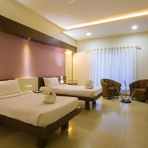 Deluxe Queen Room Two Queen Beds